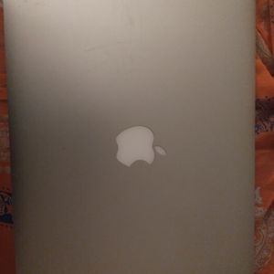 Apple Air Mac laptop